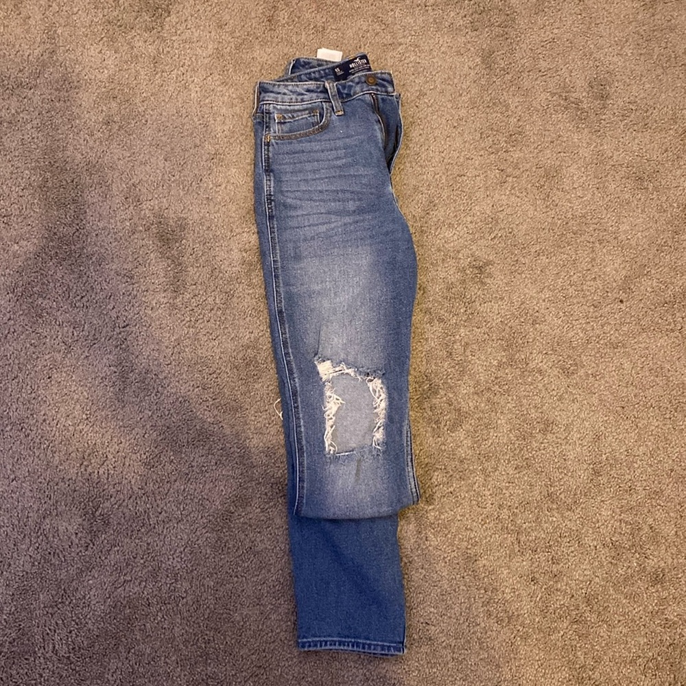 HOLLISTER Ultra High Rise Mom Jeans